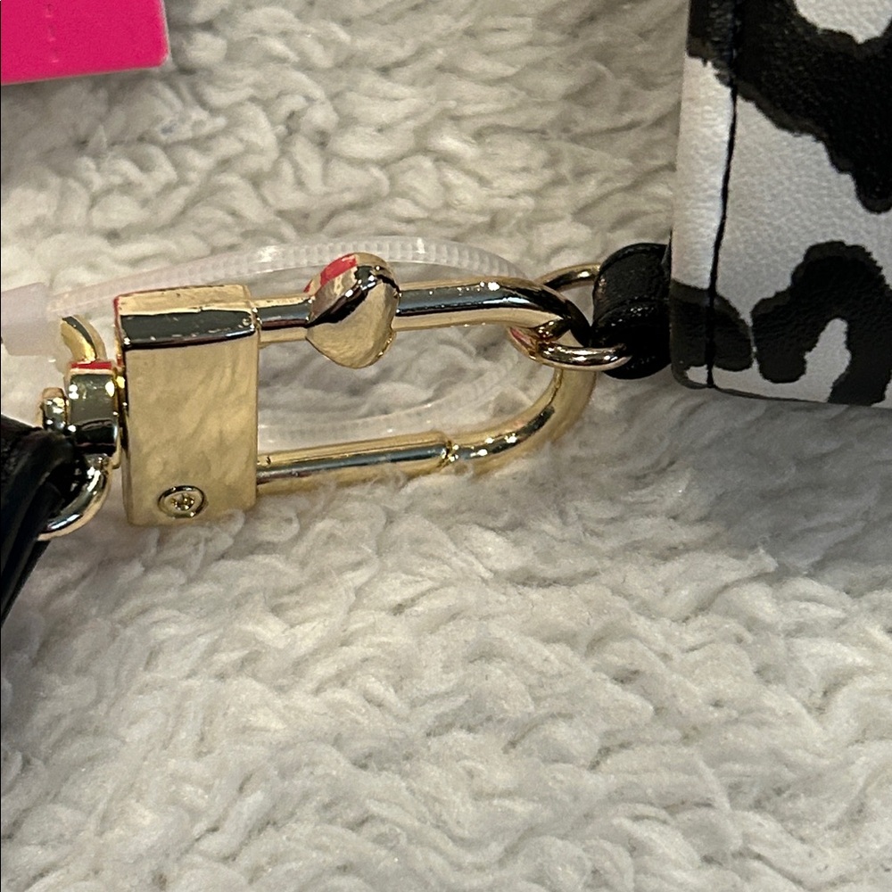 Betsy Johnson Heart Leopard Print Wristlet Wallet NWT - Picture 10 of 12